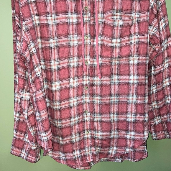 American Eagle Outfitters White and Pink Button Down Shirt - Picture 3 of 12